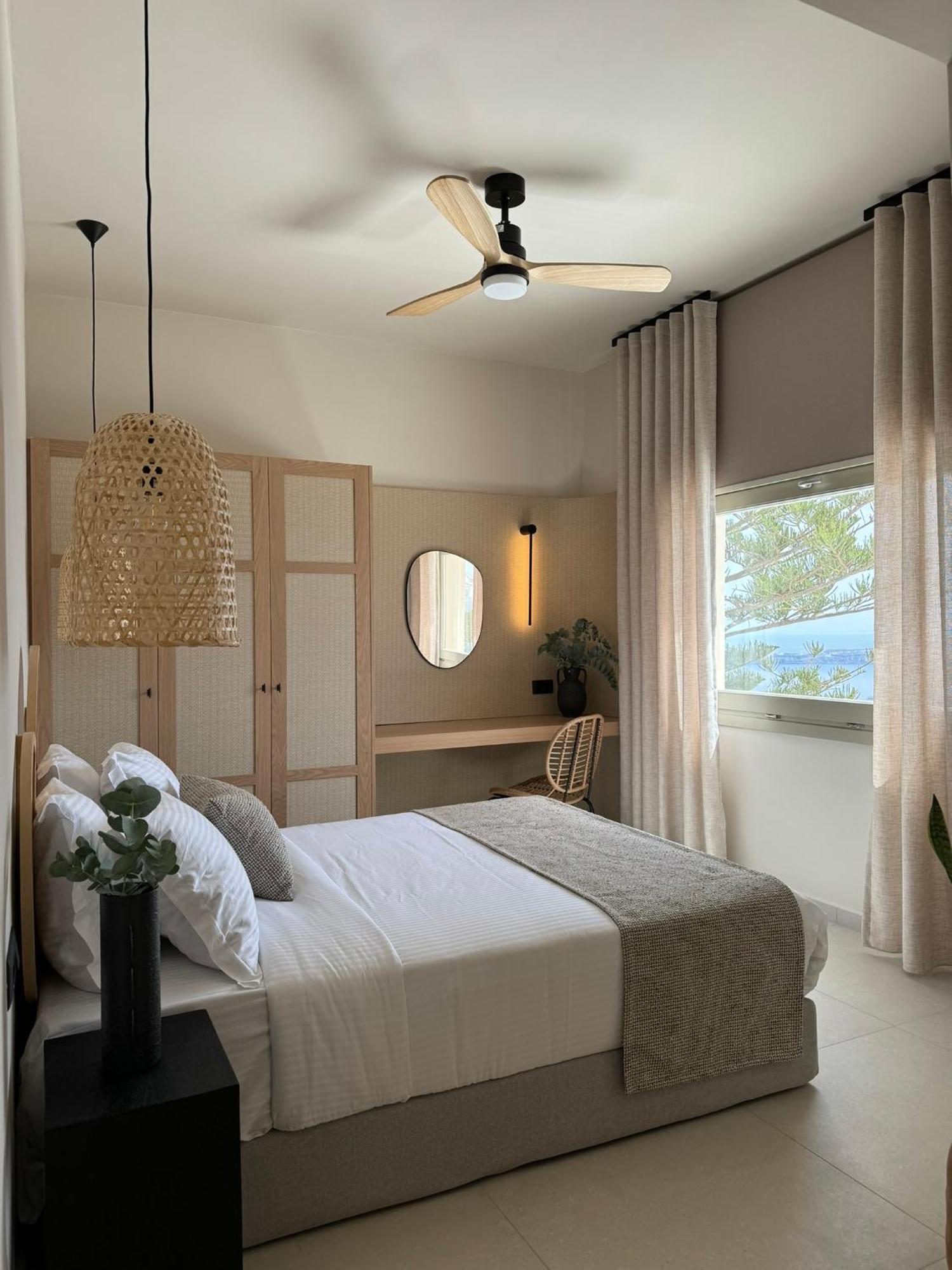 Morfes Luxury Suites By Caldera Houses Firostefani Exterior photo