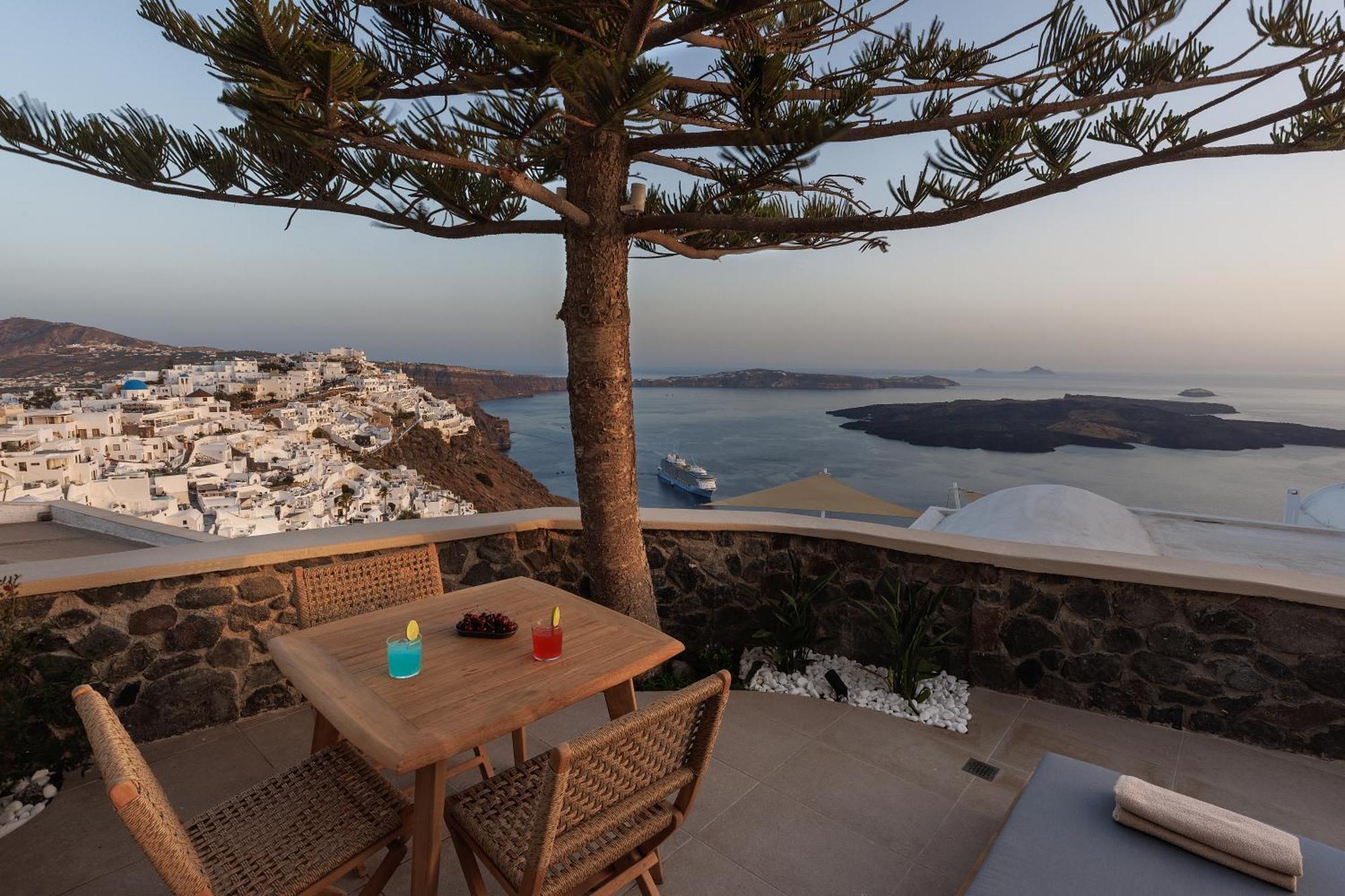 Morfes Luxury Suites By Caldera Houses Firostefani Room photo